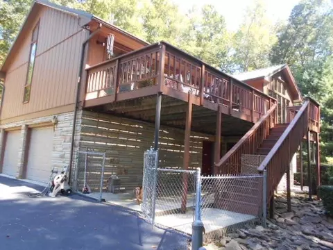 194 E Crescent Dr, Baxter, KY 40806 photo 2