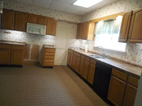 341 E Main St, Lynch, KY 40855 photo 11