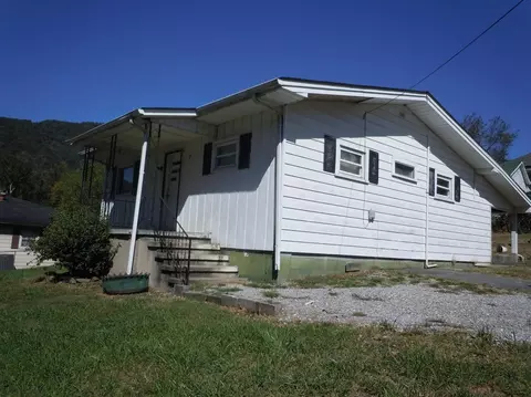 11 E Peach Tree St, Ages Brookside, KY 40801 photo 2