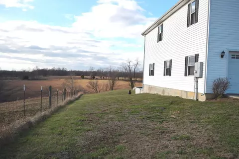 2005 Texas Rd, Springfield, KY 40069 photo 4