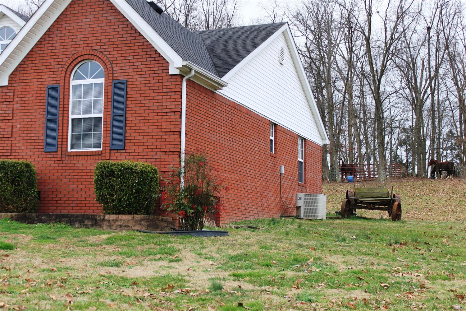 325 Smith Ln, Berea, KY 40403 photo 5