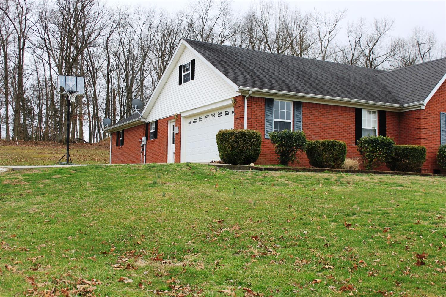 325 Smith Ln, Berea, KY 40403 photo 2