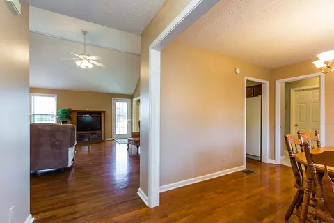 121 Legacy Dr, Berea, KY 40403 photo 4