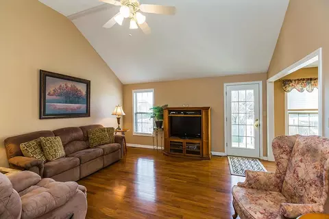 121 Legacy Dr, Berea, KY 40403 photo 9