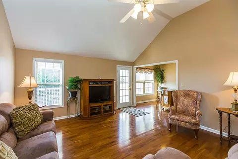 121 Legacy Dr, Berea, KY 40403 photo 8