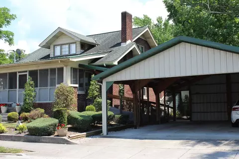 705 Engineer St, Corbin, KY 40701 photo 2