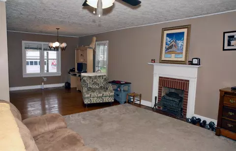 110 E 9th St, Paris, KY 40361 photo 6