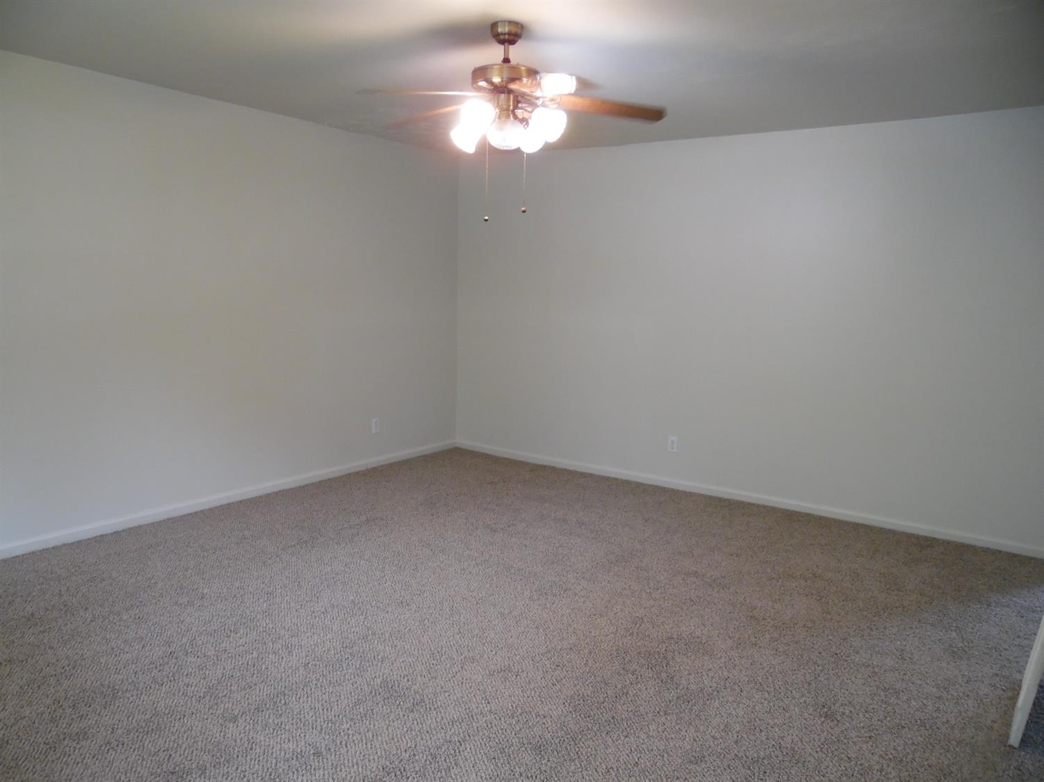 406 Springhill Dr, Paris, KY 40361 photo 9