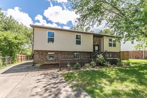 104 Locker Ct, Berea, KY 40403 photo 2