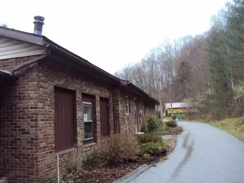 6321 E Highway 221, Bledsoe, KY 40810 photo 2