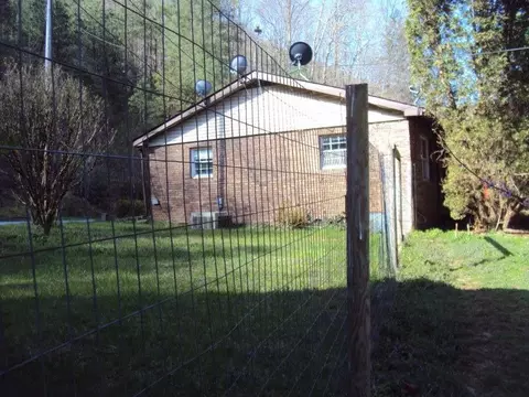 6321 E Highway 221, Bledsoe, KY 40810 photo 5