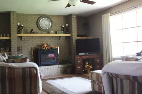 194 Maple, Stanton, KY 40380 photo 16