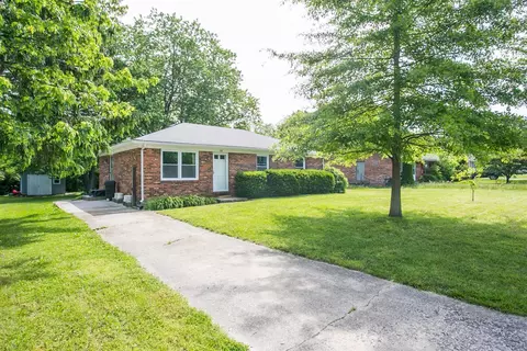 220 Thacker Dr, Wilmore, KY 40390 photo 2
