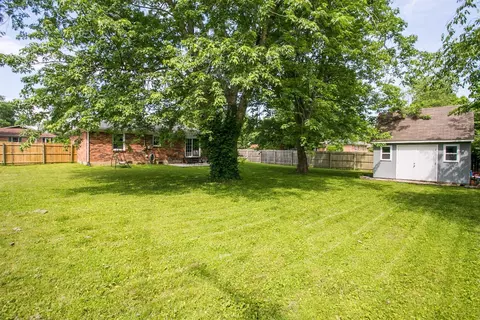 220 Thacker Dr, Wilmore, KY 40390 photo 3