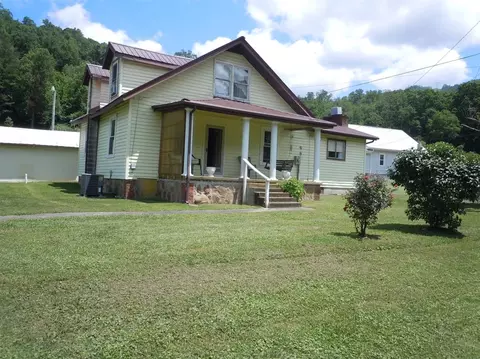 105 Hensley St, Pathfork, KY 40863 photo 5
