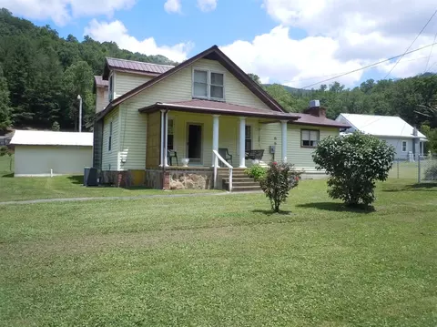 105 Hensley St, Pathfork, KY 40863 photo 4