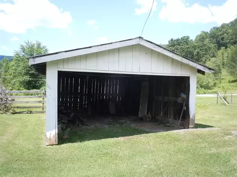 105 Hensley St, Pathfork, KY 40863 photo 8