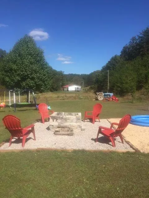 953 W Phils Branch Rd, Grassy Creek, KY 41352 photo 3