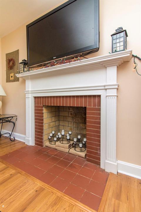 223 W Maple Ave, Lancaster, KY 40444 photo 6