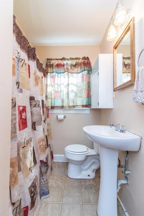223 W Maple Ave, Lancaster, KY 40444 photo 16