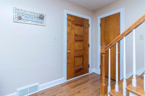 223 W Maple Ave, Lancaster, KY 40444 photo 3