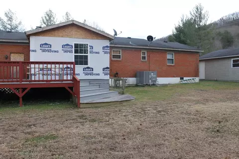 71 Charles Ave, Stanton, KY 40380 photo 5