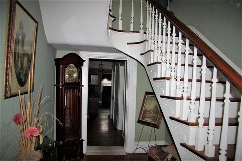 253 E Main St, Paris, KY 40361 photo 2