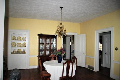 253 E Main St, Paris, KY 40361 photo 3
