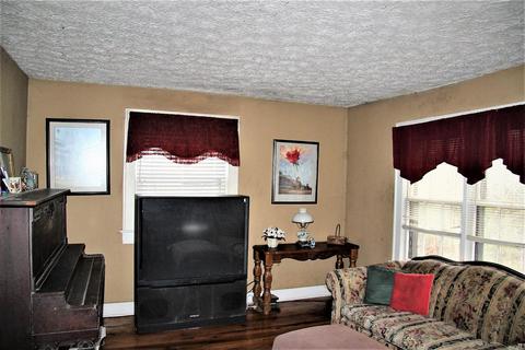 253 E Main St, Paris, KY 40361 photo 8