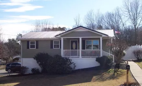 901 Crest St, Corbin, KY 40701 photo 1