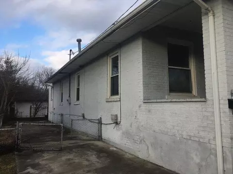304 Exeter Ave, Middlesboro, KY 40965 photo 4