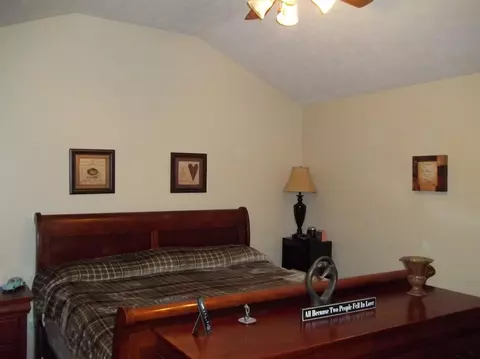 310 Hanover Dr, Winchester, KY 40391 photo 3
