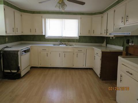 301 Hemlock St, Benham, KY 40807 photo 2