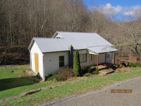 301 Hemlock St, Benham, KY 40807 photo 1
