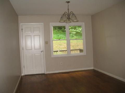 130 Singleton Dr, Manchester, KY 40962 photo 5
