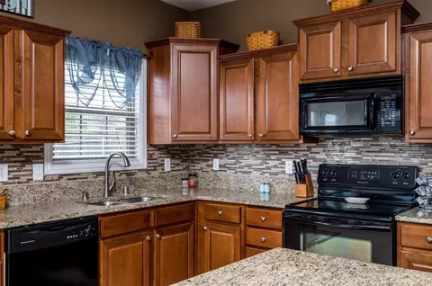 180 Pavilion Dr, Georgetown, KY 40324 photo 6