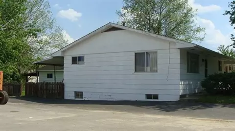 716 W First St, Morehead, KY 40351 photo 3