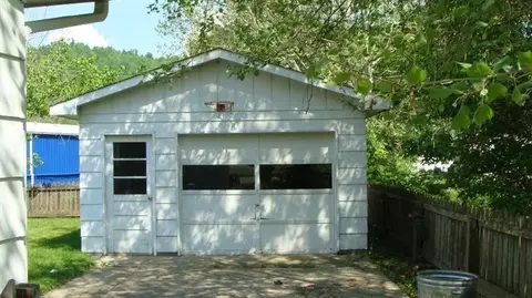 716 W First St, Morehead, KY 40351 photo 7