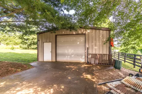 2146 Lancaster Rd, Richmond, KY 40475 photo 4