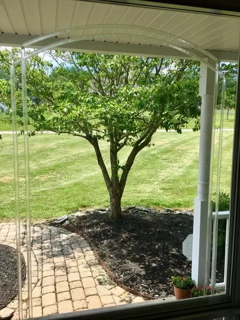 124 Fields St, Lancaster, KY 40444 photo 4