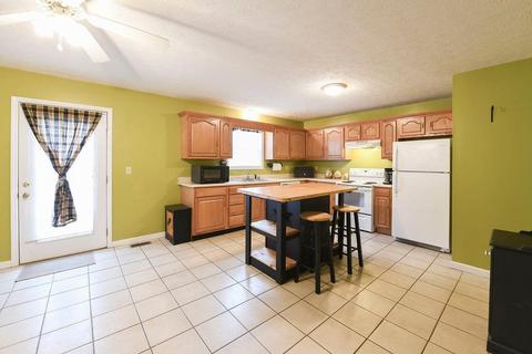 44 Clover Ln, Stanton, KY 40380 photo 14