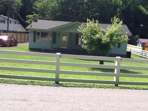 1028 Highway 2005, Pathfork, KY 40863 photo 1