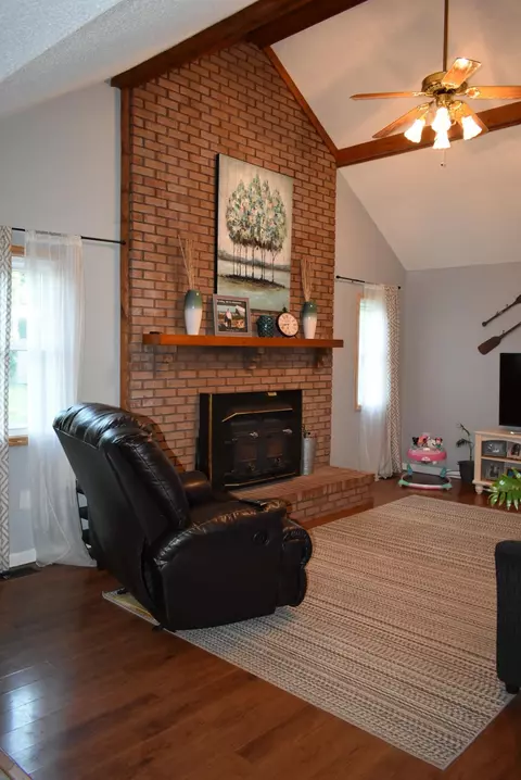 54 Shayne Dr, Williamsburg, KY 40769 photo 3