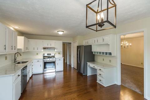 3459 SW Snaffle Rd, Lexington, KY 40513 photo 4