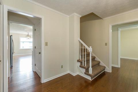3459 SW Snaffle Rd, Lexington, KY 40513 photo 3