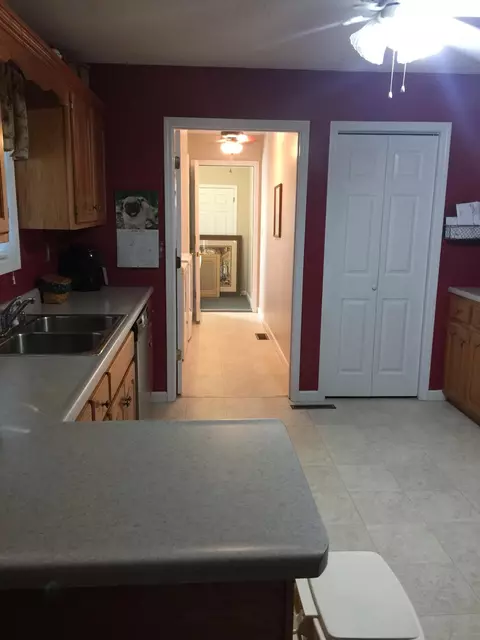 150 Cloverfield Dr, Corbin, KY 40701 photo 6