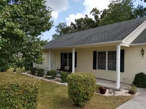 150 Cloverfield Dr, Corbin, KY 40701 photo 1
