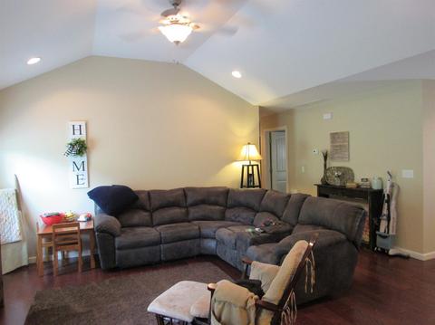 1036 Eagle Point Dr, Berea, KY 40403 photo 2