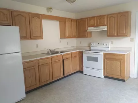 8 Elm St, Stanton, KY 40380 photo 3