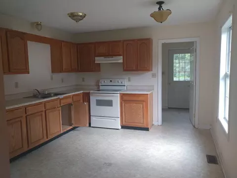 8 Elm St, Stanton, KY 40380 photo 4